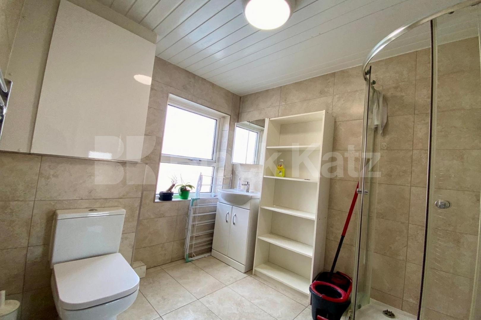 Superbly located Kennington Lane, Kennington